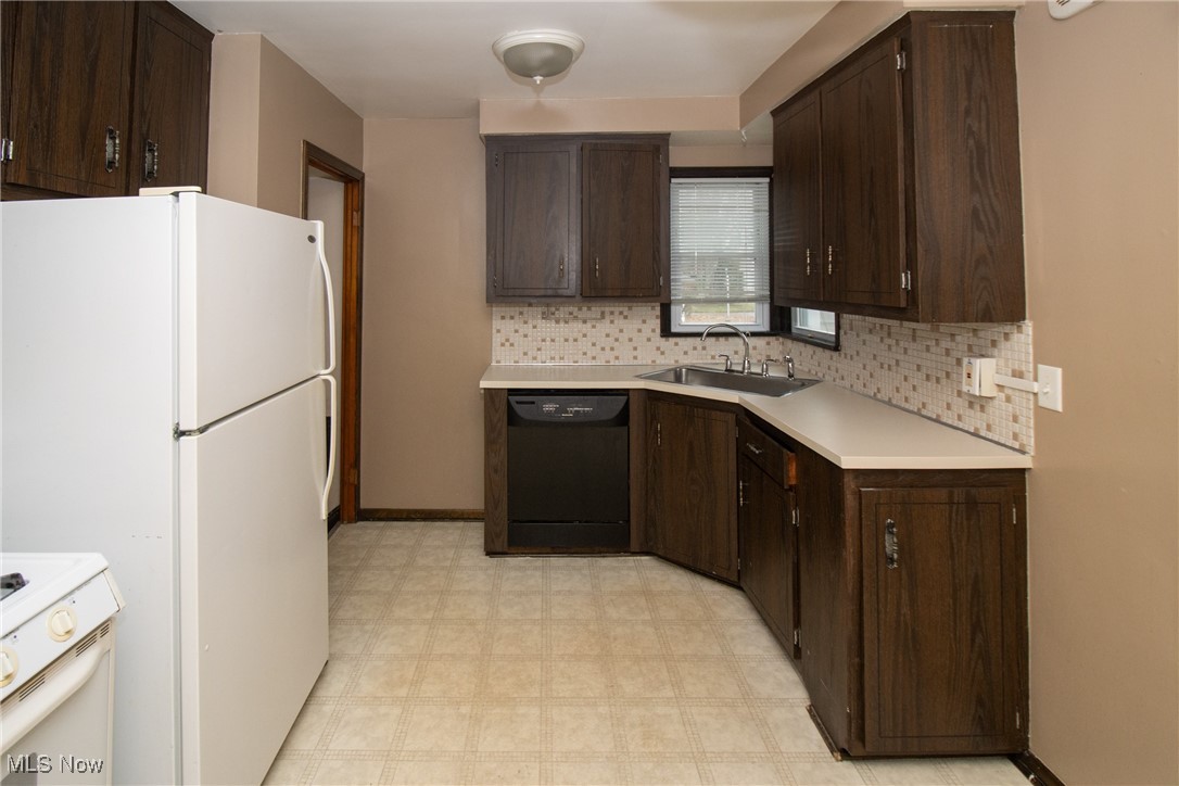 13107 Carpenter Road Cleveland, OH 44125 - Photo 7 of 25