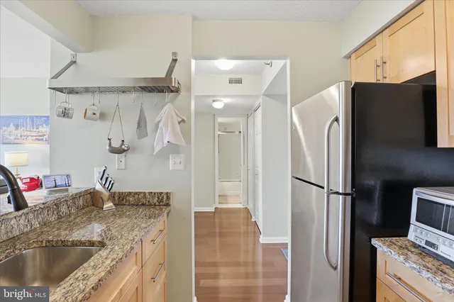 $259,000 | 10101 Grosvenor Place, Unit 1104, Rockville, MD 20852