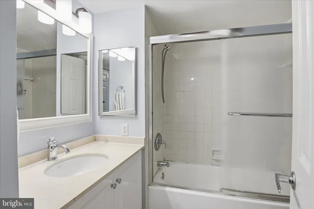 $259,000 | 10101 Grosvenor Place, Unit 1104, Rockville, MD 20852