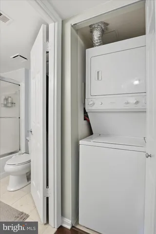 $259,000 | 10101 Grosvenor Place, Unit 1104, Rockville, MD 20852