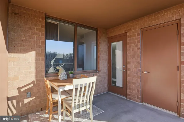 $259,000 | 10101 Grosvenor Place, Unit 1104, Rockville, MD 20852