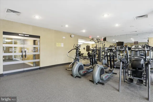 $259,000 | 10101 Grosvenor Place, Unit 1104, Rockville, MD 20852