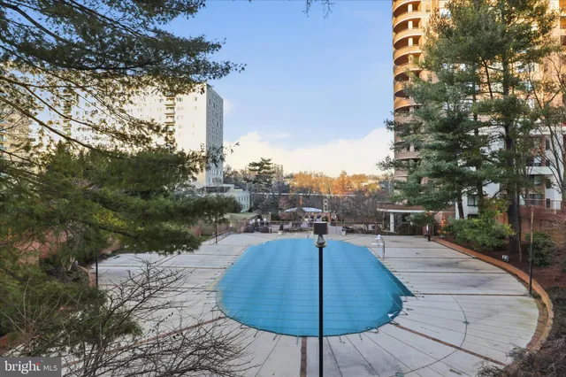 $259,000 | 10101 Grosvenor Place, Unit 1104, Rockville, MD 20852