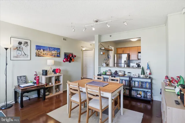 $259,000 | 10101 Grosvenor Place, Unit 1104, Rockville, MD 20852