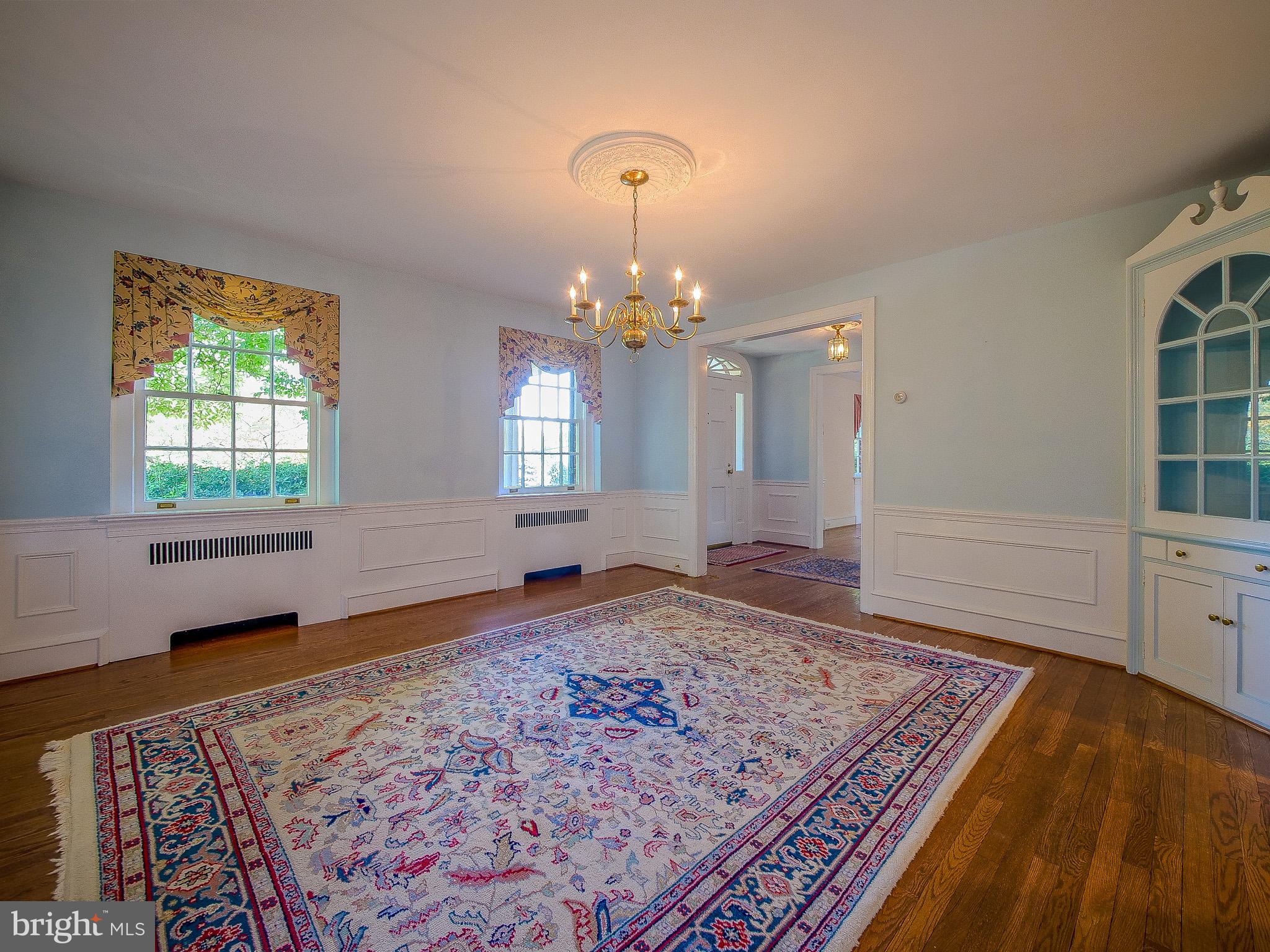 300 Glenloch Road Ridley Park, PA 19078 - Photo 18 of 70 Built in Corner Cabinet & Wainscot