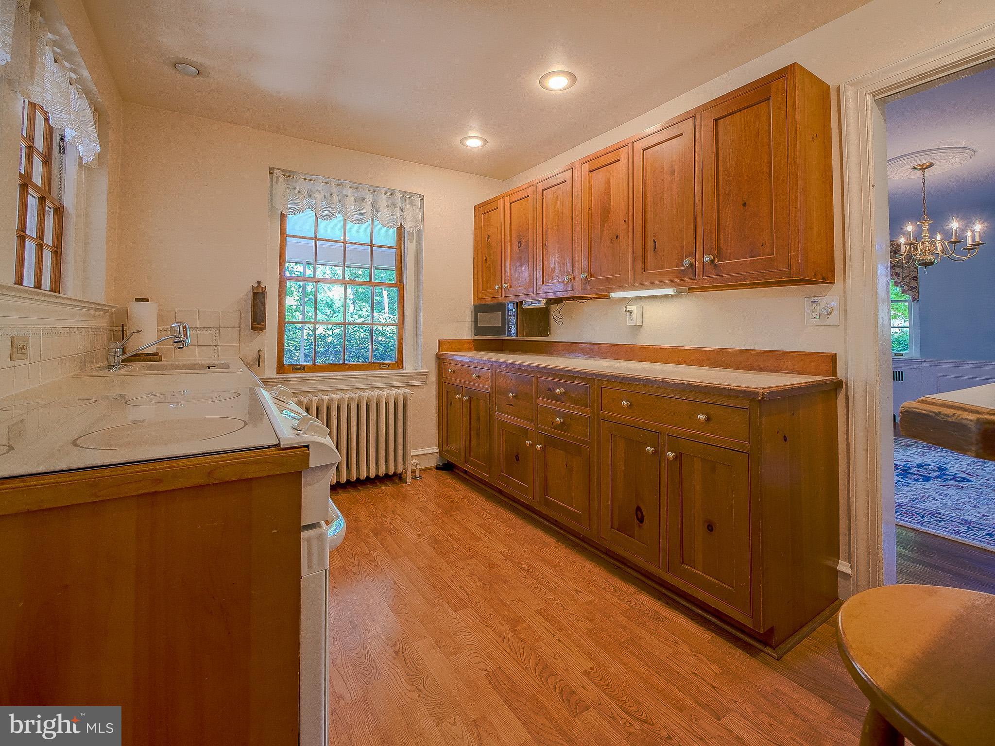 300 Glenloch Road Ridley Park, PA 19078 - Photo 27 of 70 Galley Kitchen Maple Cabinets