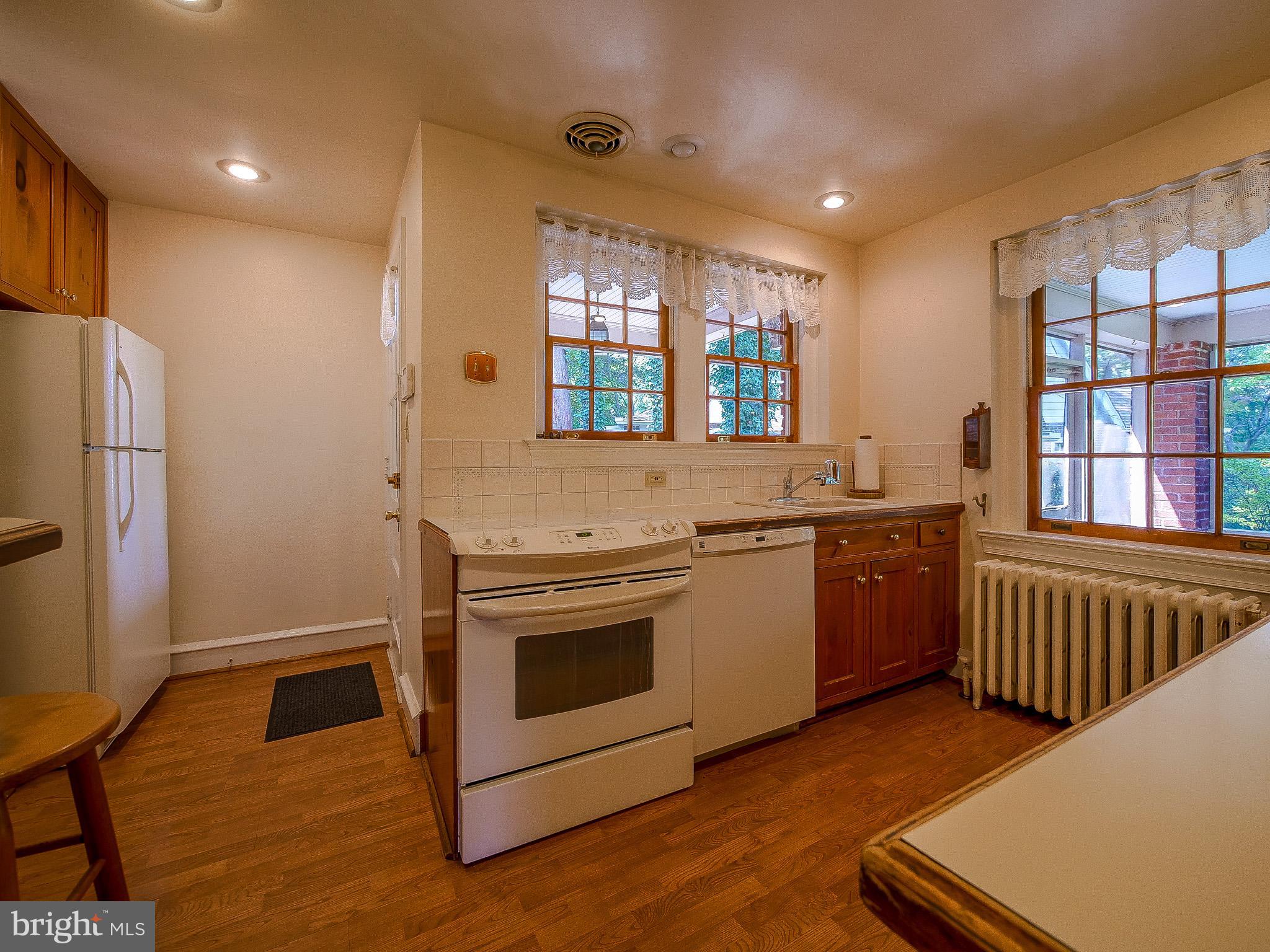 300 Glenloch Road Ridley Park, PA 19078 - Photo 30 of 70 Electric Range Oven