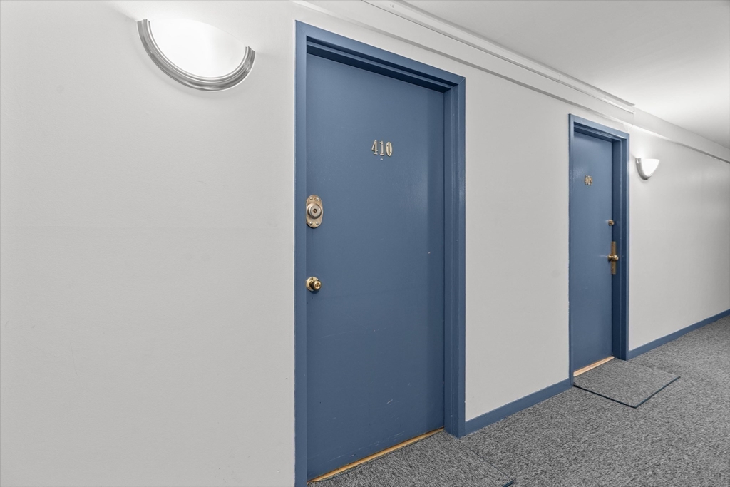 26 Waverly Street, Unit 410 Boston, MA 02135 - Photo 17 of 32 a view of an empty room