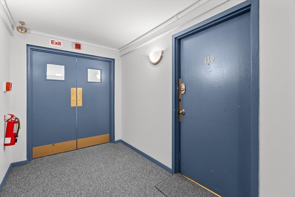 26 Waverly Street, Unit 410 Boston, MA 02135 - Photo 18 of 32