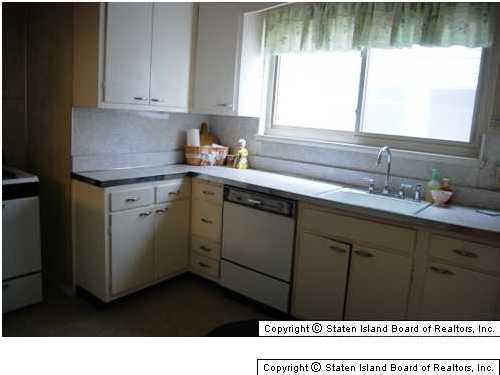 179 Fingerboard Road Staten Island, NY 10305 - Photo 6 of 15 Additional Photo