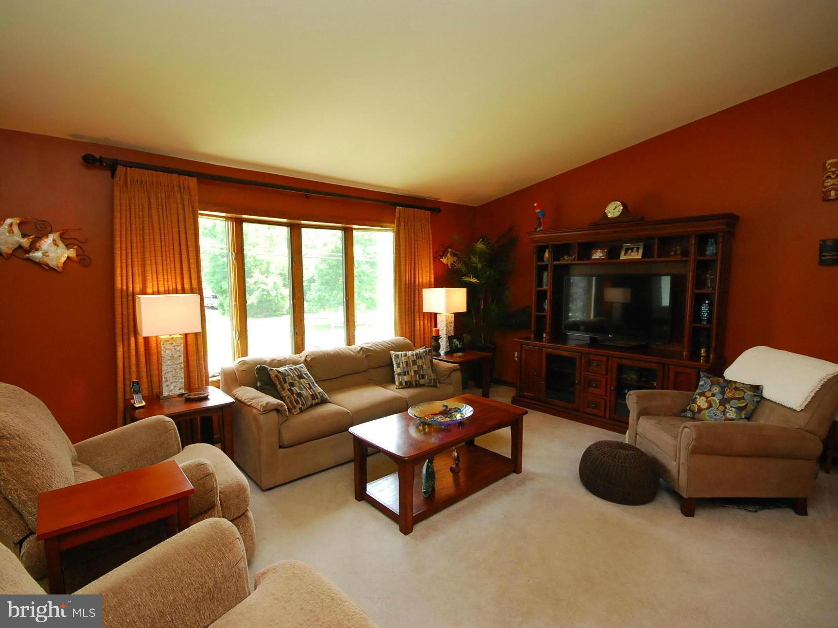 2778 Cedar Drive Riva, MD 21140 - Photo 5 of 30 Living Room