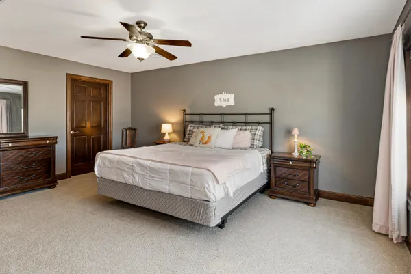 $349,900 | 4869 South Forest Ridge Drive, Unit 17, New Berlin, WI 53151