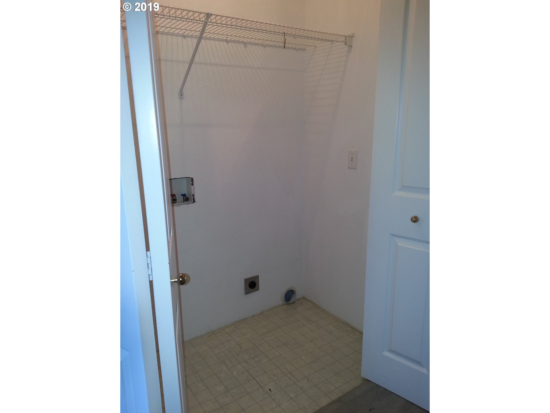 3840 Kinney Road, Unit 4 / D North Bend, OR 97459 - Photo 8 of 16 Gallery Image 8
