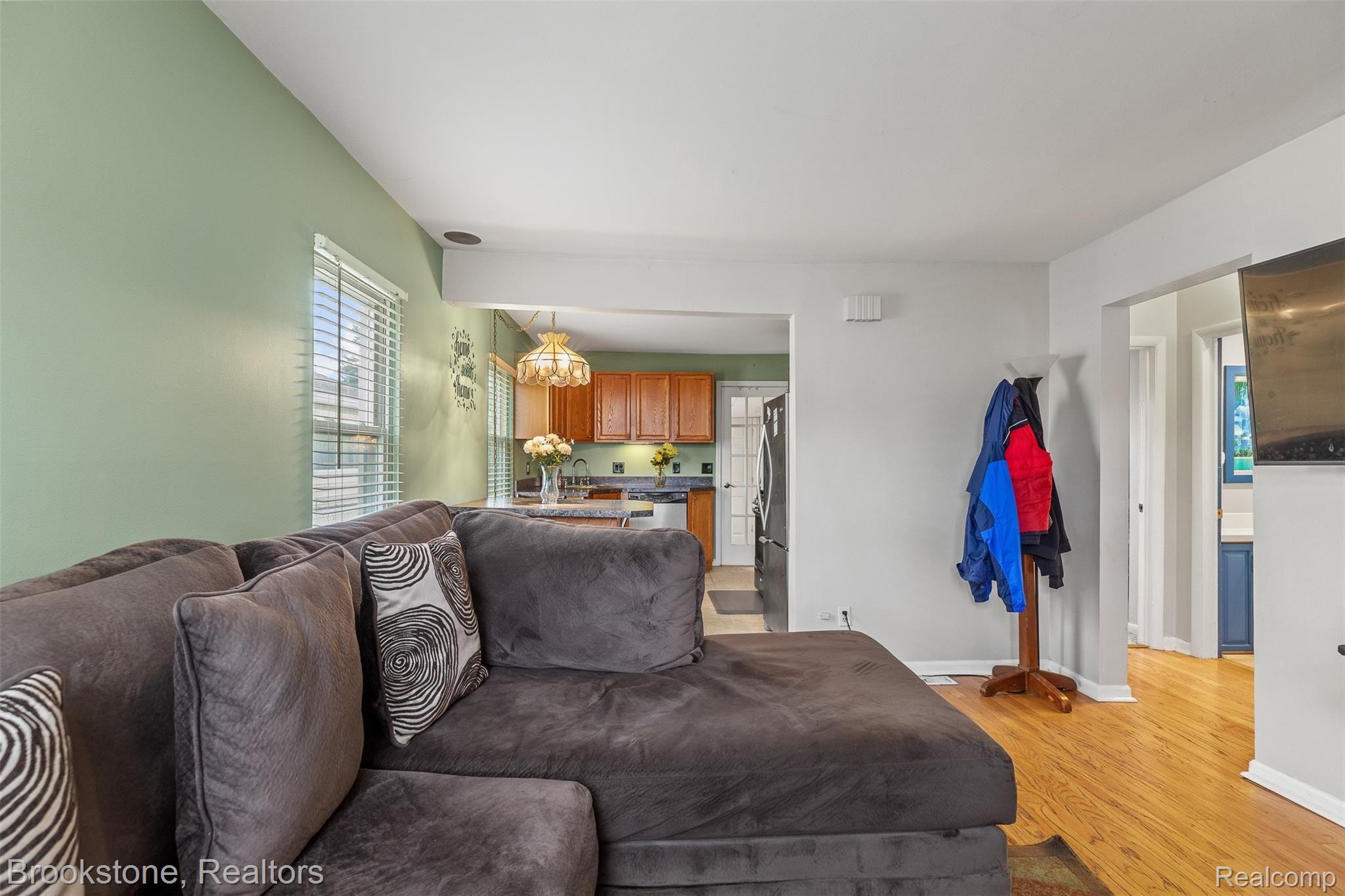 20859 Hampton Road Harper Woods, MI 48225 - Photo 16 of 23 Open concept design