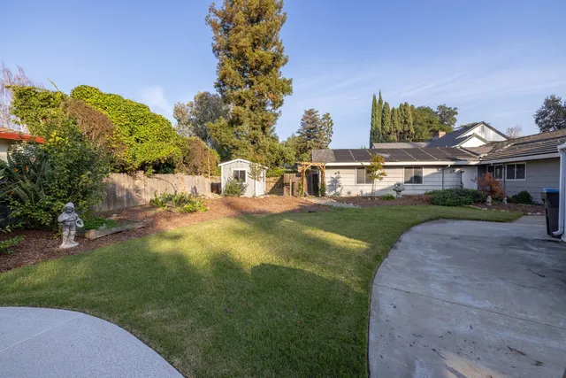 $725,000 | 3327 Country Club Boulevard, Stockton, CA 95204