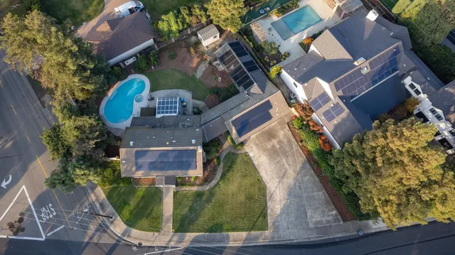 $725,000 | 3327 Country Club Boulevard, Stockton, CA 95204