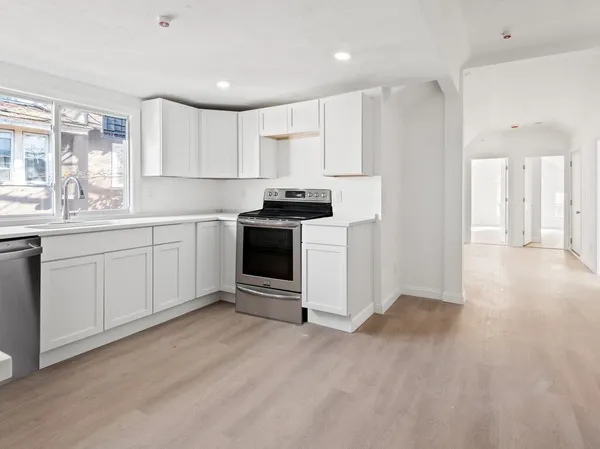 $2,400 | 42 William Street, Unit 3, Worcester, MA 01609