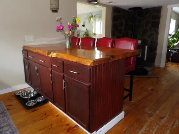 $525,000 | 76 Meadowview Lane, Mount Holly, VT 05758