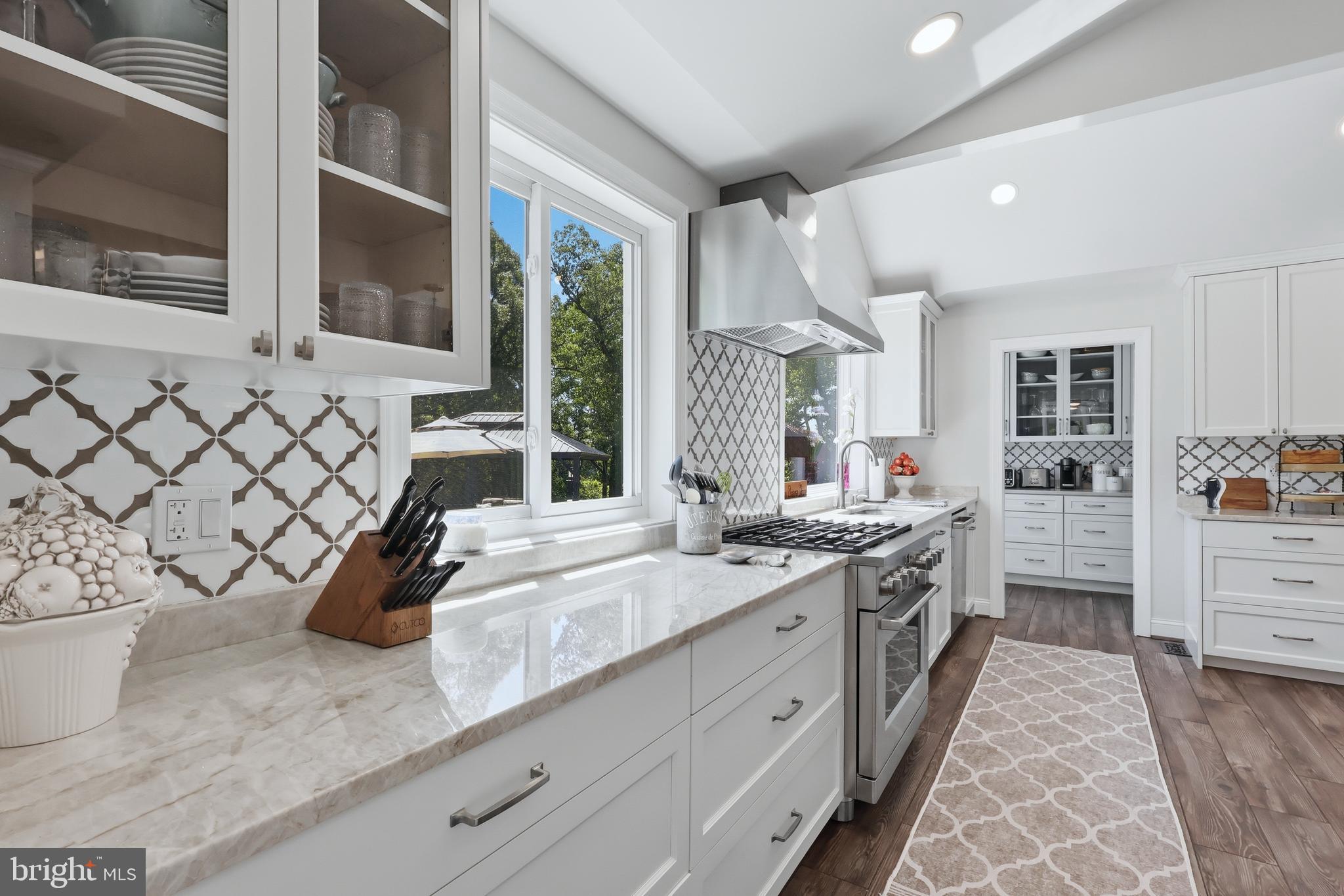 38980 Hodges Road Avenue, MD 20609 - Photo 33 of 98 Custom kitchen with Quartzite counters