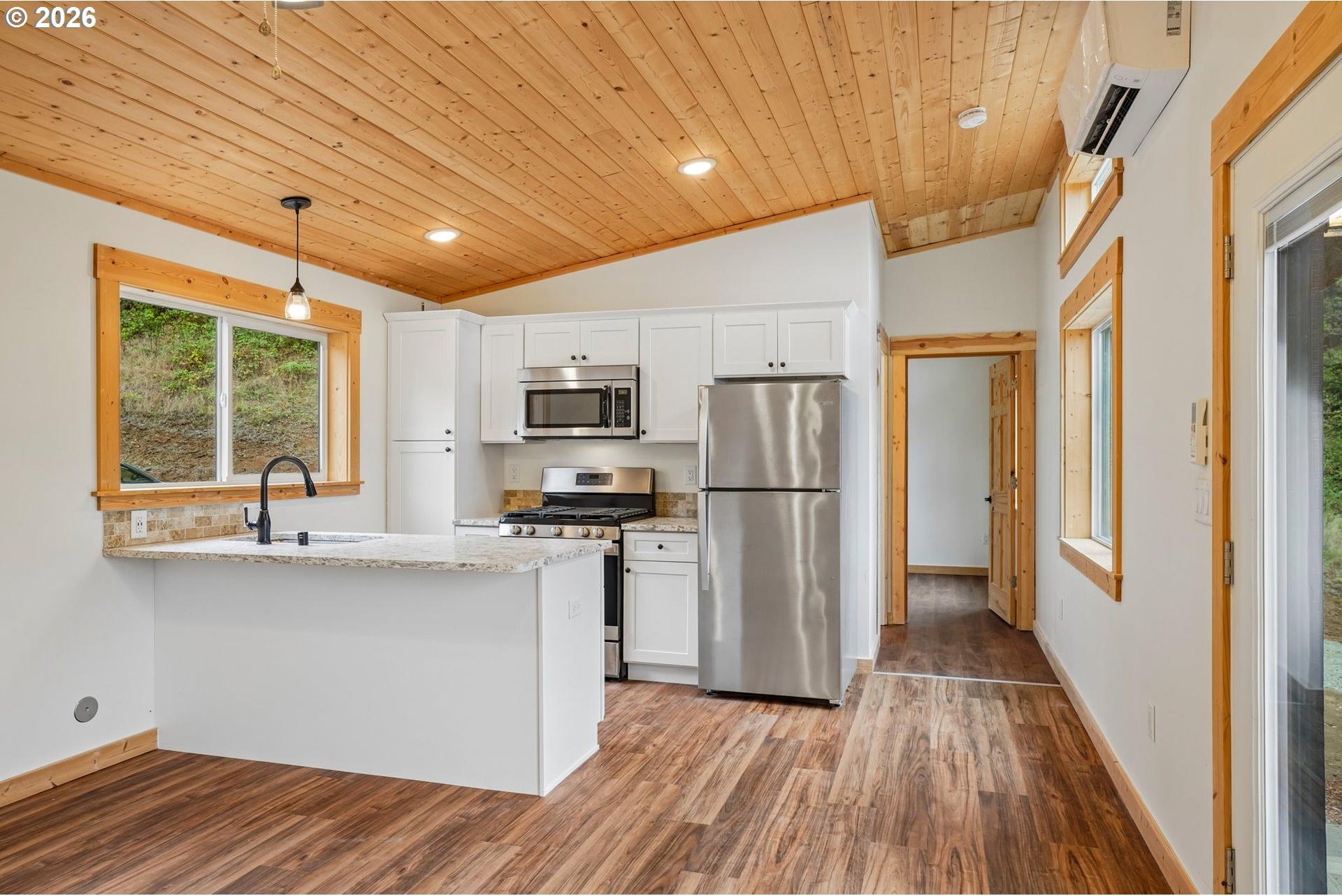 1836 Hazel Dell Road Castle Rock, WA 98611 - Photo 3 of 35 Gallery Image 3