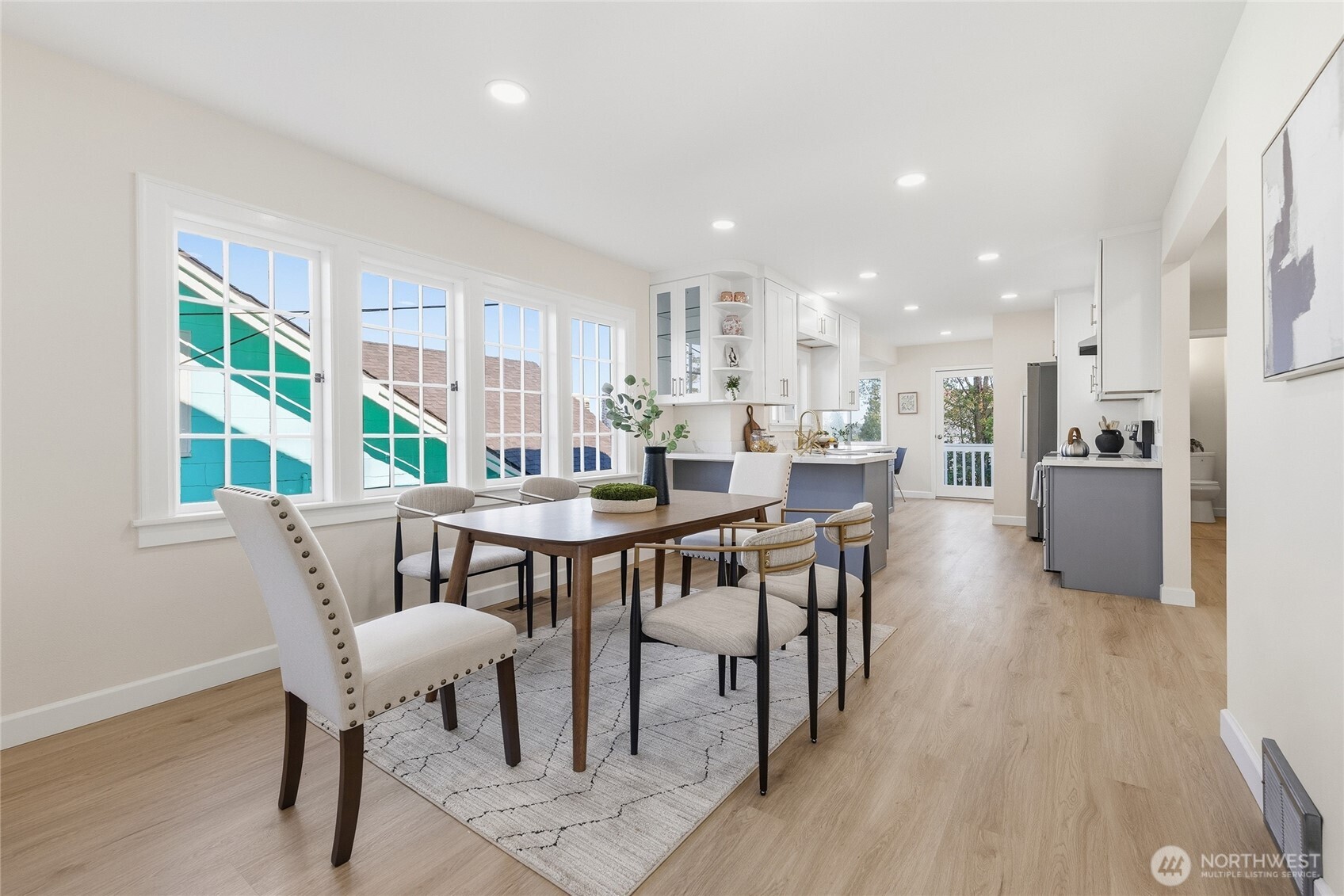 331 Northeast 53rd Street Seattle, WA 98105 - Photo 10 of 40