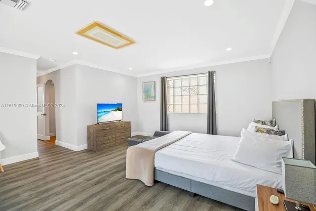 $10,000 | 5320 Northeast 16th Terrace, Fort Lauderdale, FL 33334