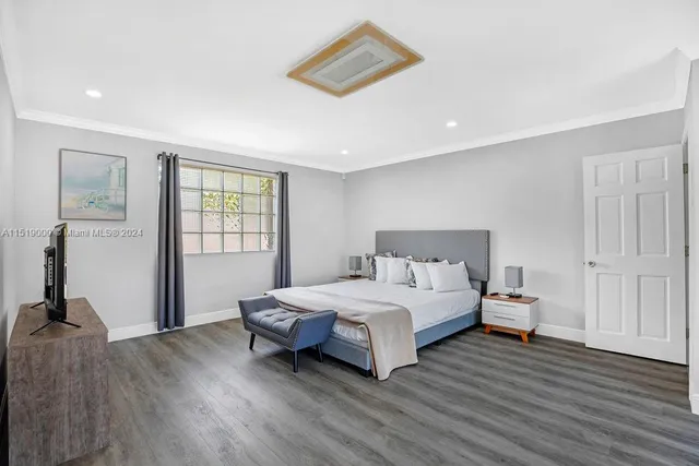 $10,000 | 5320 Northeast 16th Terrace, Fort Lauderdale, FL 33334