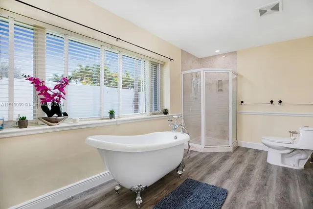 $10,000 | 5320 Northeast 16th Terrace, Fort Lauderdale, FL 33334