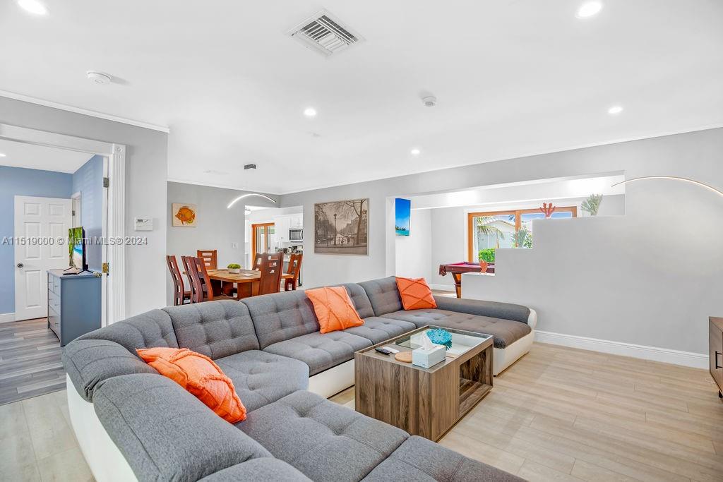 5320 Northeast 16th Terrace Fort Lauderdale, FL 33334 - Photo 2 of 41