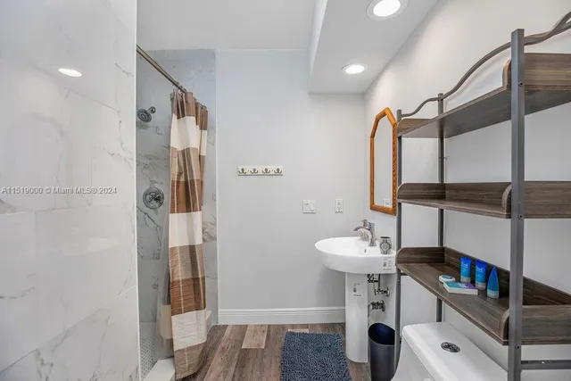 $10,000 | 5320 Northeast 16th Terrace, Fort Lauderdale, FL 33334