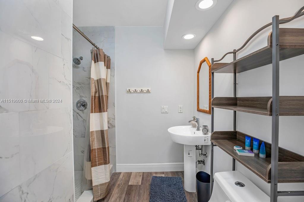 5320 Northeast 16th Terrace Fort Lauderdale, FL 33334 - Photo 28 of 41