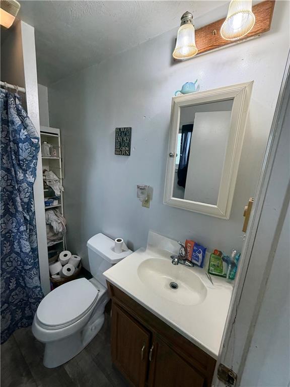 662 High Street California, PA 15419 - Photo 11 of 27 First floor bathroom