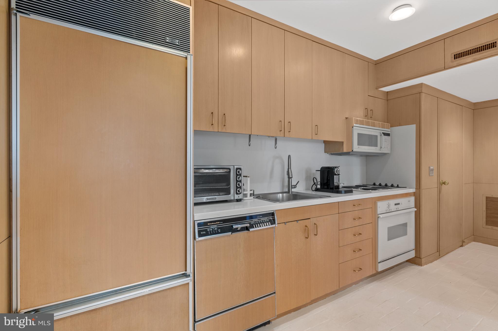 2468 Belmont Road Northwest Washington, DC 20008 - Photo 39 of 49 Lower Level Kitchenette