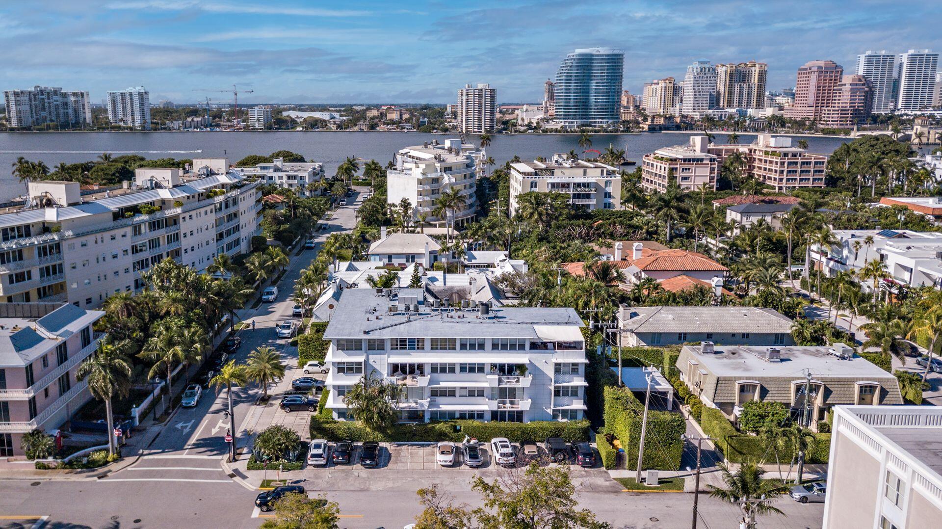 401 Peruvian Avenue, Unit 1050 Palm Beach, FL 33480 - Photo 14 of 17 a view of a city