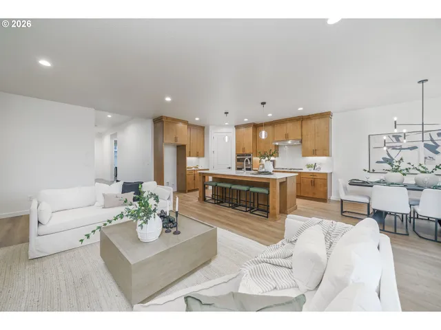 $799,900 | 1116 North 44th Place, Ridgefield, WA 98642