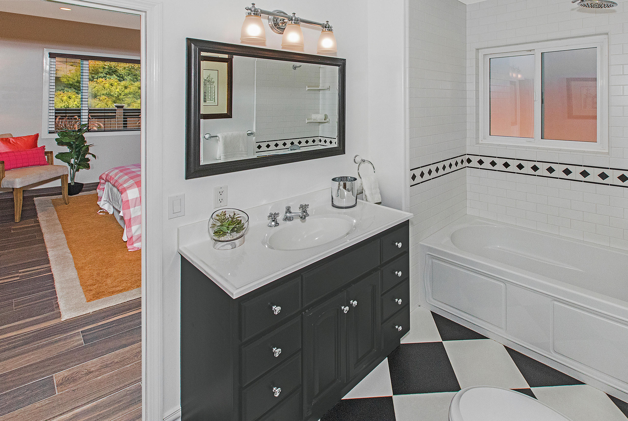 700 Northview Road Santa Barbara, CA 93105 - Photo 16 of 21 Bath 2-700 Northview Rd