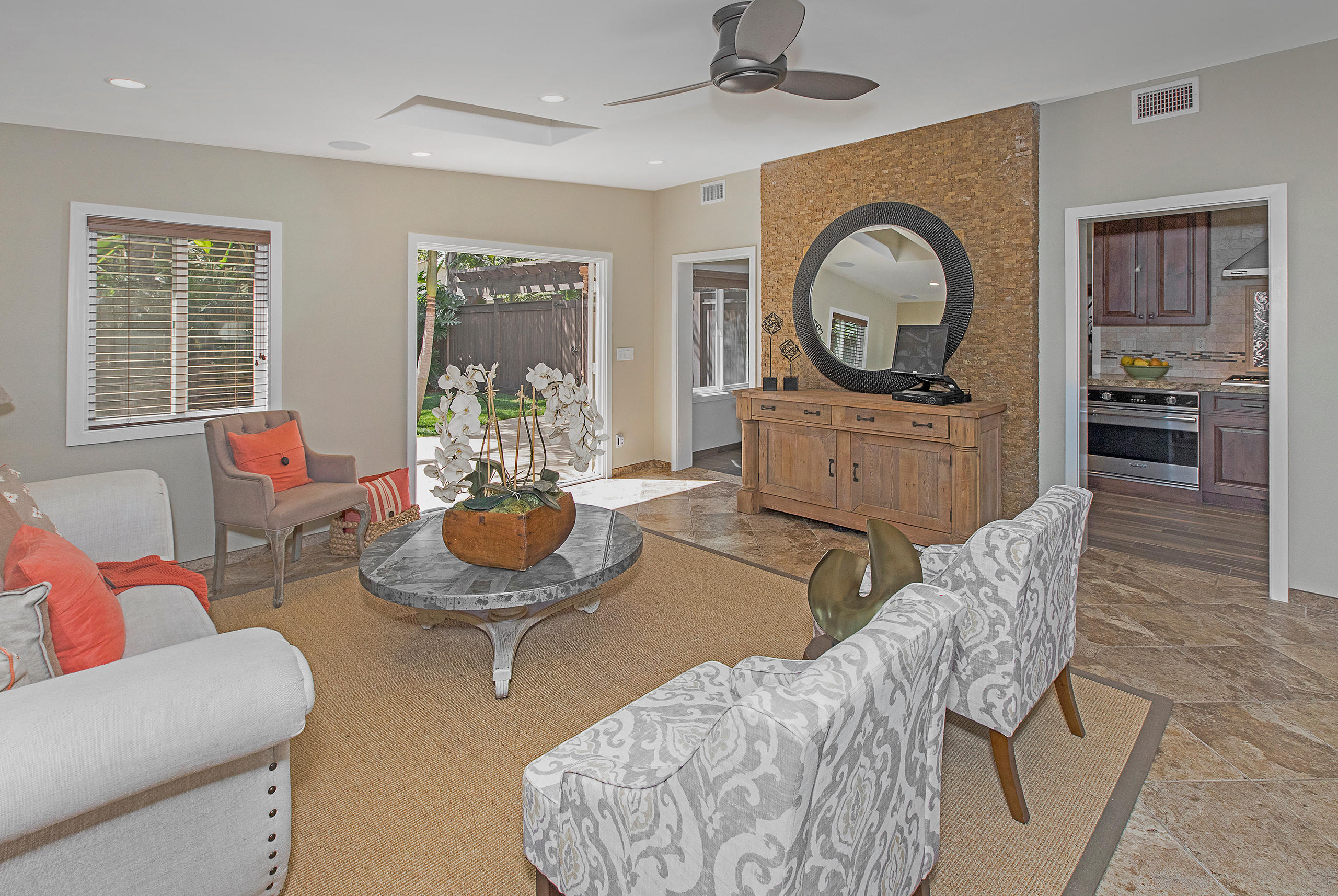 700 Northview Road Santa Barbara, CA 93105 - Photo 8 of 21 Liv Rm 1-700 Northview Lane