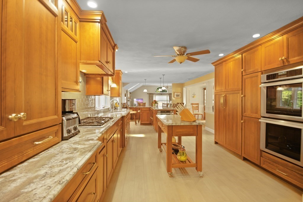 5 Judith E Lane Methuen, MA 01844 - Photo 8 of 38 a very nice looking room with a large window