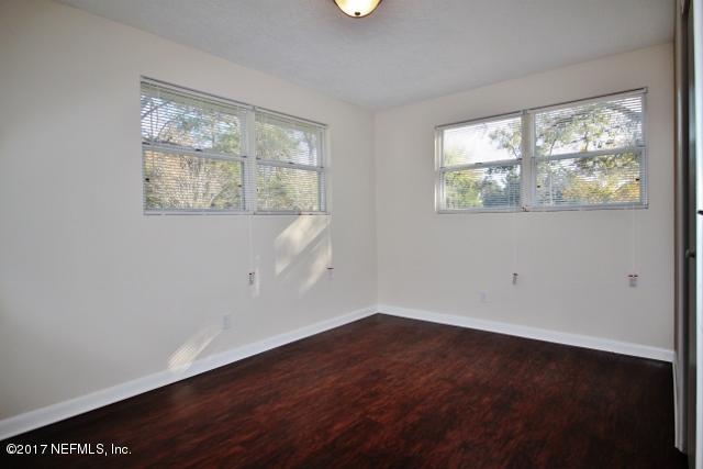 6636 Cinderella Road Jacksonville, FL 32210 - Photo 8 of 11 8 (640x427)