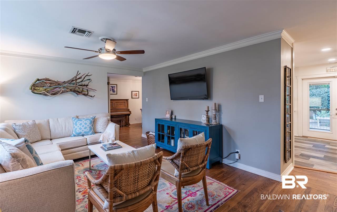 455 Liberty Street Fairhope, AL 36532 - Photo 5 of 40