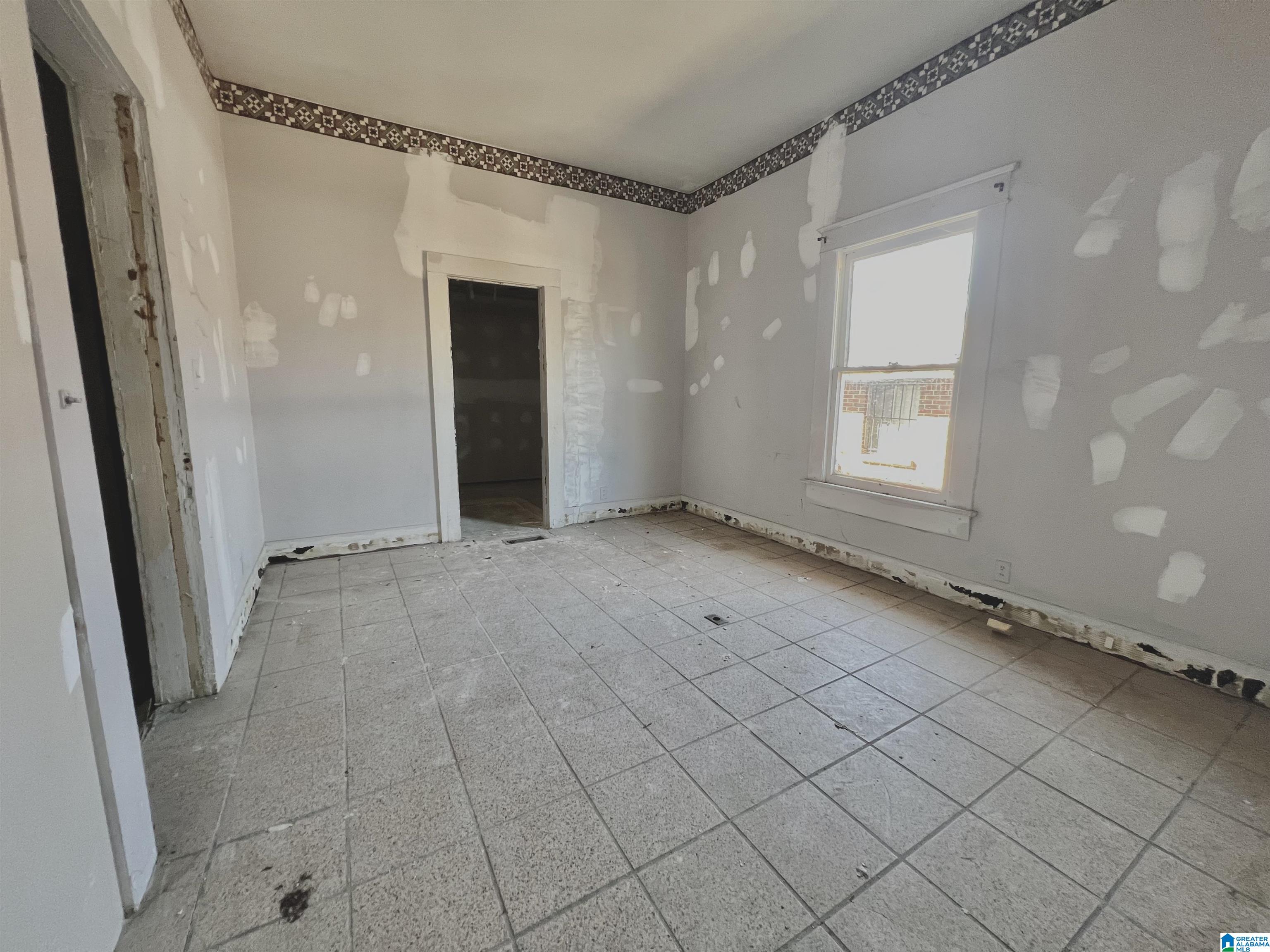 404 12th Street Southwest Birmingham, AL 35211 - Photo 4 of 9