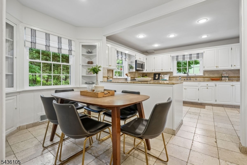 8 Cross Gates Short Hills, NJ 07078 - Photo 15 of 42