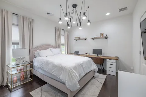 $525,000 | 2705 Halcyon Drive, Unit 7, Austin, TX 78702