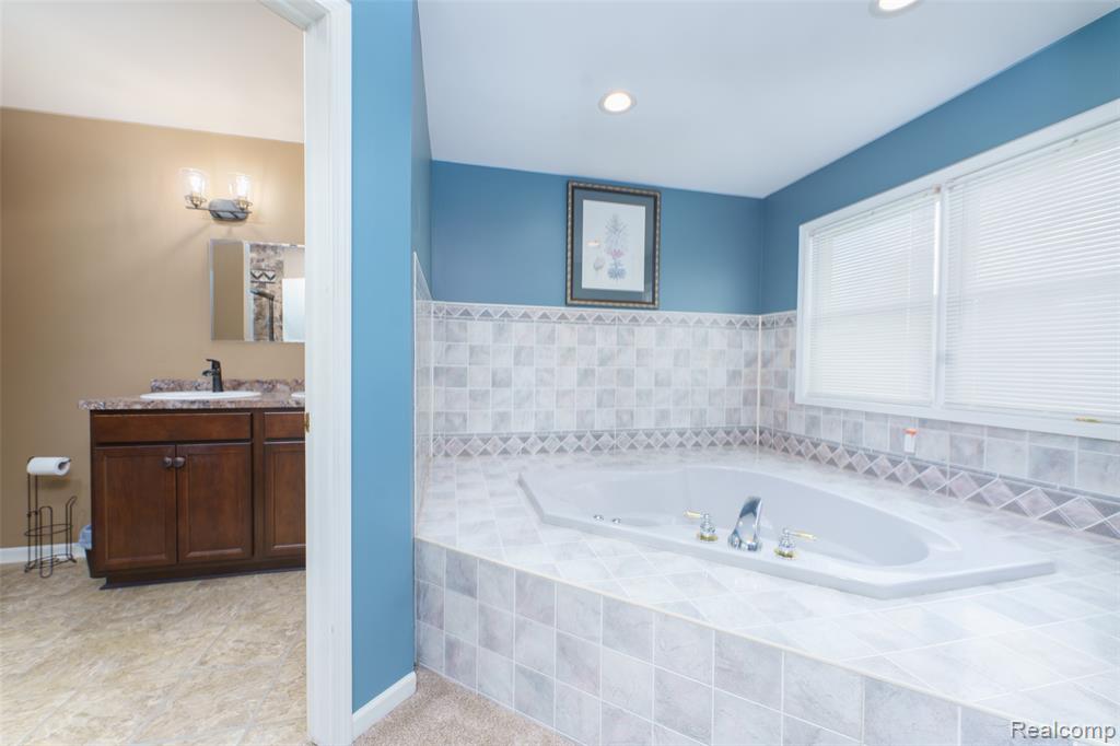 10488 West Grand River Road Fowlerville, MI 48836 - Photo 14 of 34