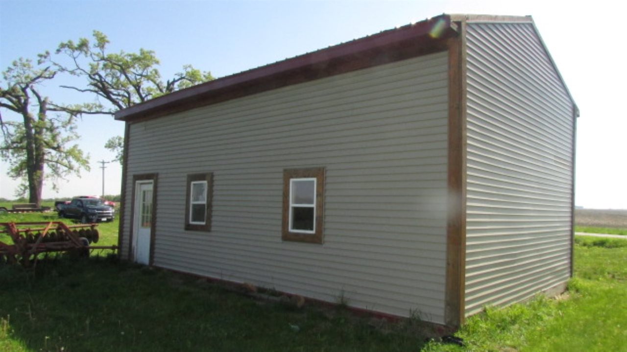 1031 Washburn Road Washburn, IL 61570 - Photo 3 of 8