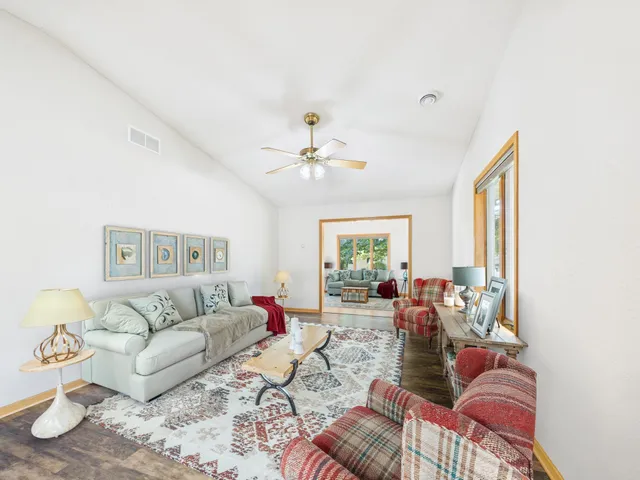 $270,000 | 600 Boulevard Avenue Northeast, Montgomery, MN 56069