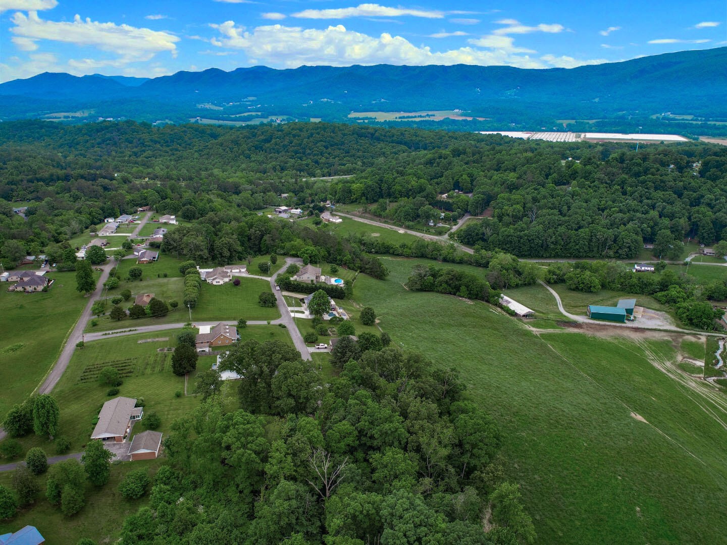 5 Rustic Drive Newport, TN 37821 - Photo 3 of 28 Gallery Image 3