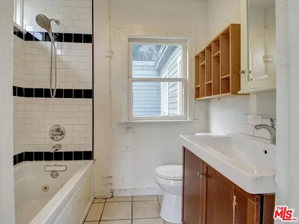 $1,375,000 | 1428 North McCadden Place, Los Angeles, CA 90028