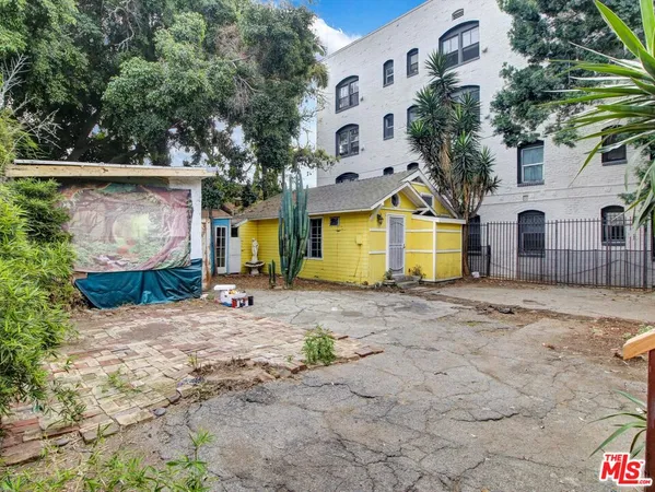 $1,375,000 | 1428 North McCadden Place, Los Angeles, CA 90028