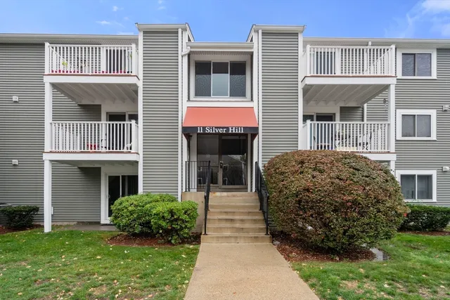 $1,950 | 11 Silver Hill Lane, Unit 11, Natick, MA 01760